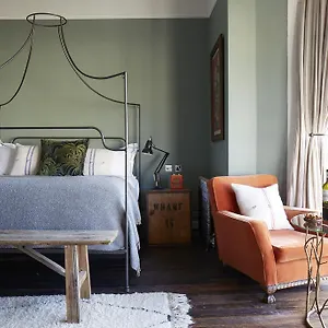 https://artist-residence-hotel.brighton-hotels-england.com