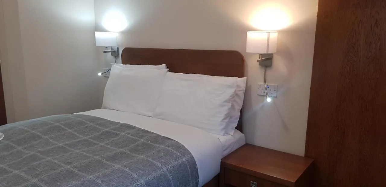 Aberdeen House 3*,